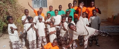 groepsfoto FJ in uitvoerings tenue